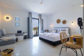 Cezaria Naxos Hotel