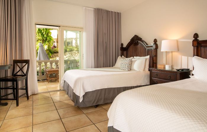Lazy Parrot Inn