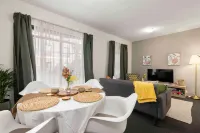 West End City 2BR Stay near UniSA