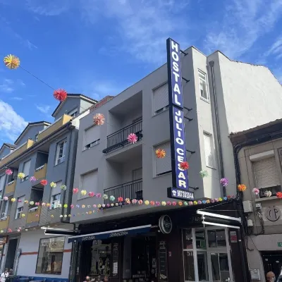 Hostal Julio Cesar Hotels near León - LEN