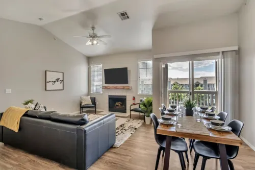 Welcoming 2Br Pool Gym Near Hill AFB Lagoon