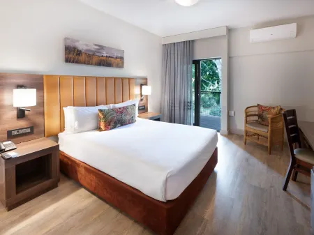 Anew Hotel Hluhluwe Отели рядом с достопримечательностью «Thanda Safari - Private Game Reserve»