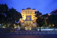 Ambhara Hotel Hotel berhampiran Blok M