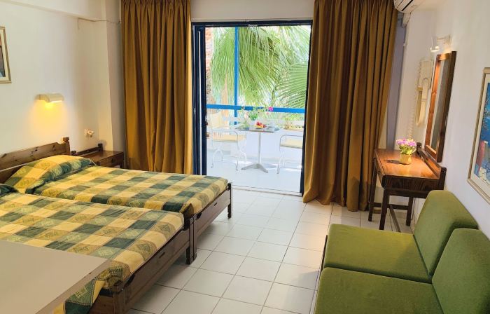Kassavetis Center - Hotel Studios & Apartments