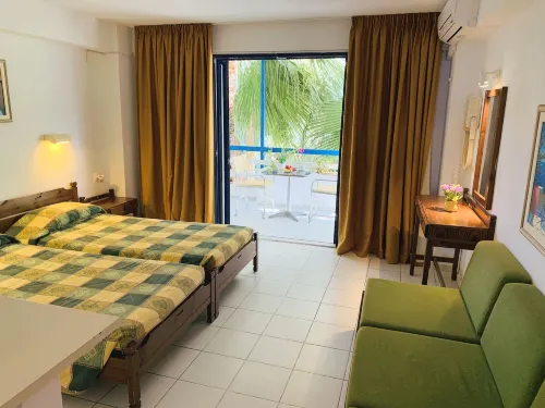 Kassavetis Center - Hotel Studios & Apartments