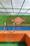 Fontana Suites - Kolam Renang
