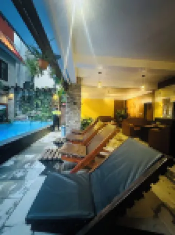 ホテル ミドル パス アンド スパ