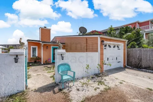 2706 W, 3rd St Home - Hot Tub