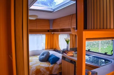 Caravan Near the Sea 4