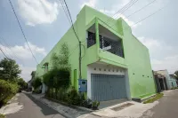 RedDoorz Syariah at Kartohardjo Madiun Hôtels à : Kartoharjo