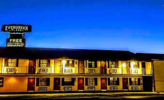 Evergreen Plaza Inn