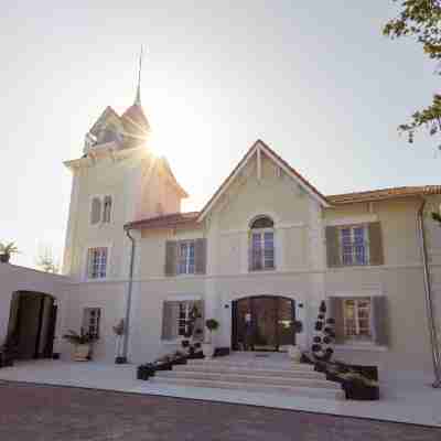 Chateau Pimo Hotel Exterior