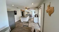 Lakeside Retreat - Large Spacious Home with Gameroom!