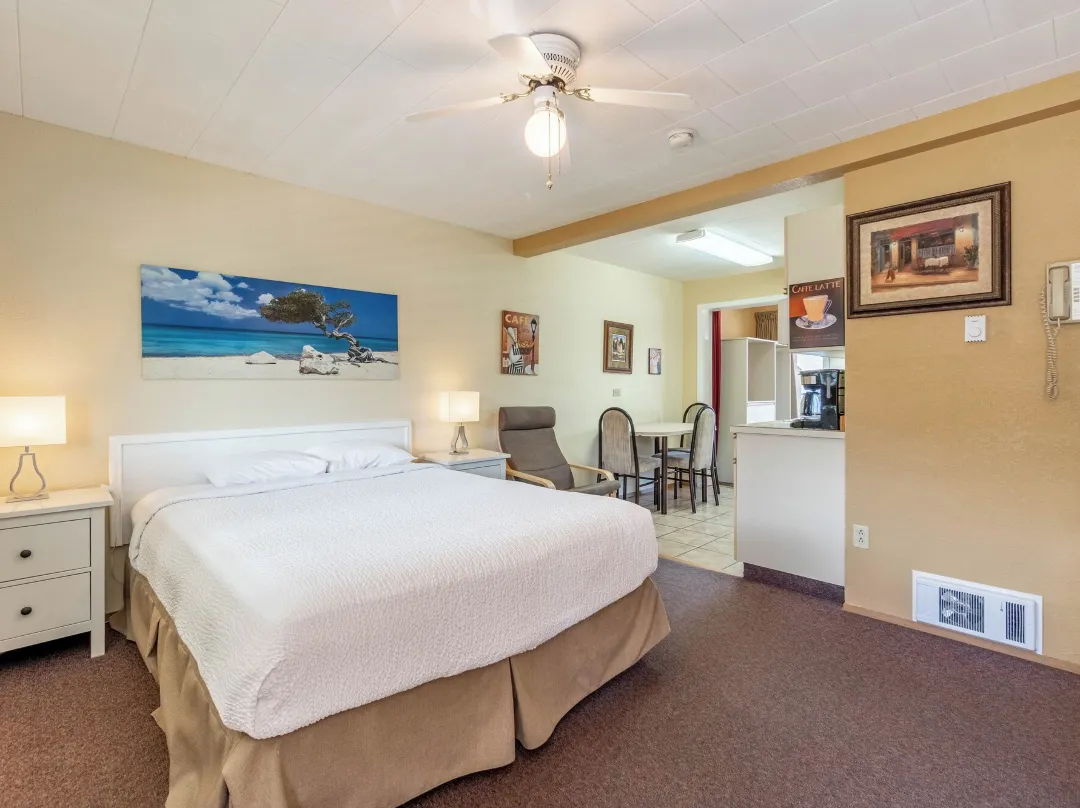 Safari Beach Resort - Osoyoos