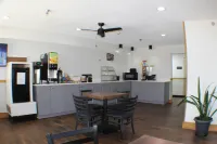 Super 8 by Wyndham Gardner - Desayuno