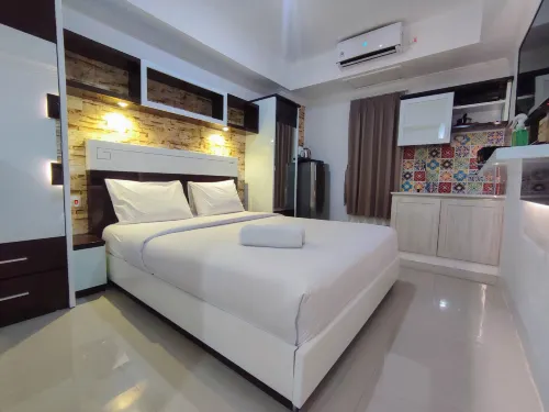 Simple and Homey Studio Room at Paltrow Apartment