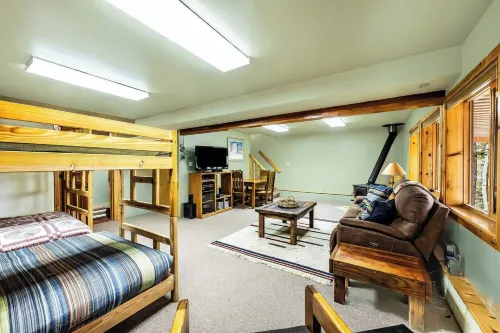 Spacious Mountain Cabin with Views, Deck, Second Living Area, New Hot Tub