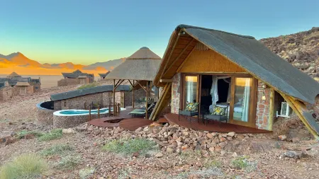 Namib Outpost l Ondili Отели в г. Сезрим