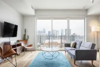 Mint House Dallas - Victory Park