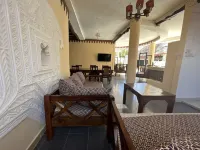 Charming and Remarkable15-Bed Villa in Diani Beach Hotels in Tiwi