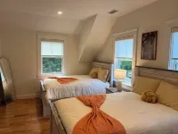 Charming 3-bedroom w/loft.New Construction home with AC,WiFi. Short walk to town