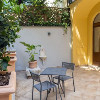 San Cesareo 64 Suite Hotels near Piazza Lauro