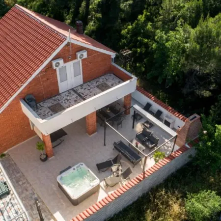 Villa Kate Hotels in Pasman