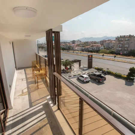 E87 Highway Otel