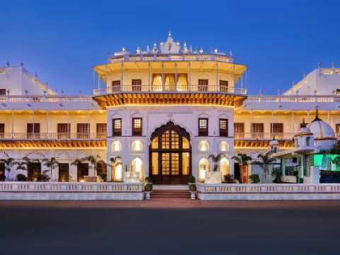 SADAR MANZIL HERITAGE BY ATMOSPHERE Hotels near Taj-ul-Masjid