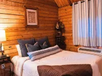 lakeside 3: Charming 2-bedroom cabin with AC and WiFi in peaceful Solgohachia Hotels in Conway County