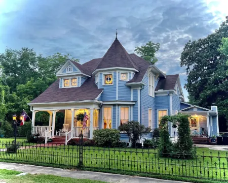Benefield House Bed & Breakfast Hotels in Jefferson