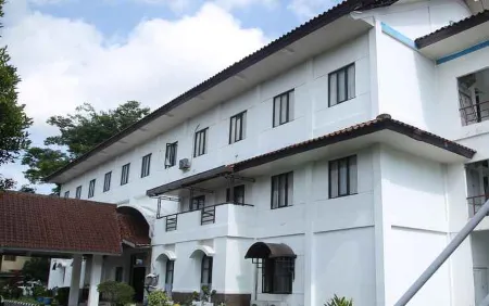 Bukit Serelo Hotel Lahat Отели в г. Лахат