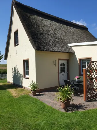 Vacation apartment directly on the dike in Wremen for 2 people