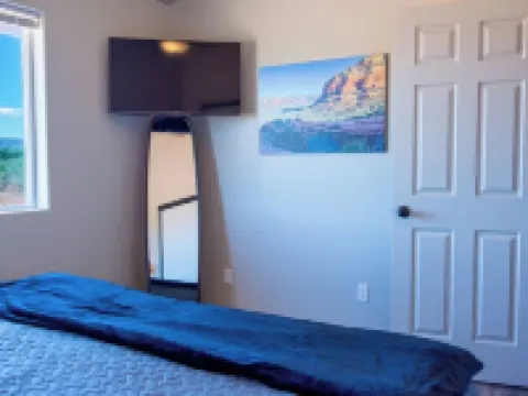 Winery Bungalow Near Sedona • Private Hot Tub • Views Hotels in Cornville