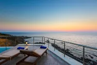 Spacious Villa in unspoilt nature directly by the sea - a paradise