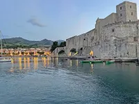 Superb apartment in Collioure, terrace, pool and tranquillity Hotels in Collioure