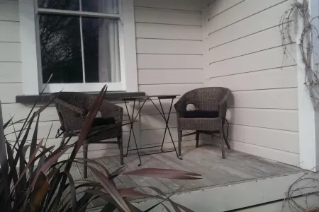 Character cottage stone's throw from The Square