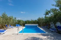 Holiday Home Malačnica - Pools
