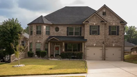 Tranquility with comfort in mind. W Fire-pit & pool table. Proximity to airport