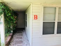 10th St. Bungalow Downtown, Bandera, TX. Hotels in Bandera