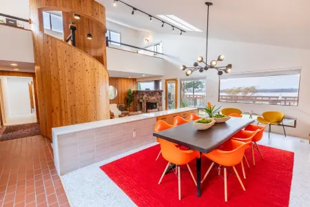 Stunning Mid-Century Inspired Lake House, Private Pool, Jet-ski & Boat Dock!