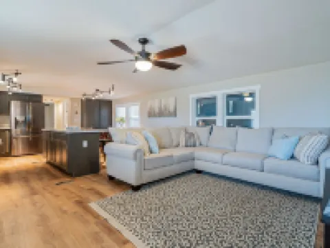 Newly updated home on spacious lot located outside of the city Hoteles en Apache Junction