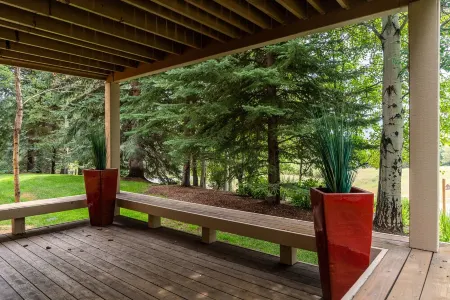 Luxury 3 bedroom + loft located on Dollar mountain in Elkhorn w/ pool & hot tub