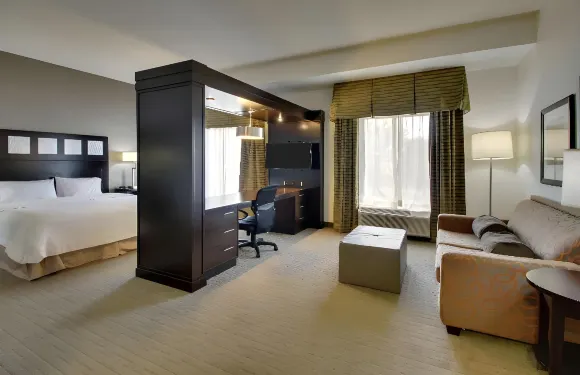 什裏夫波特南歡朋套房酒店