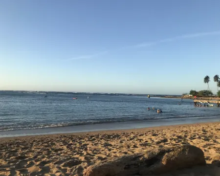 Beach Villa in Dorado del Mar! Walk to the Beach, Restaurants, Pool, Casino Hoteles en Dorado