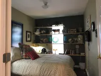 Cozy cabin in tranquil Oneonta with WiFi, AC