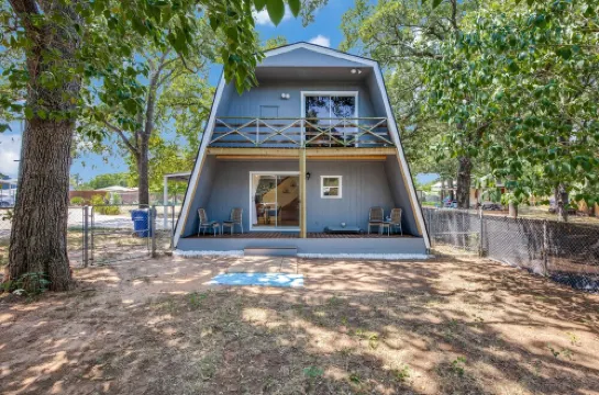 Private A-Frame w/Kayaks on Canal newly renovated