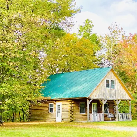 The Bear Lodge Cabin - A rustic retreat on the Ammonoosuc River
