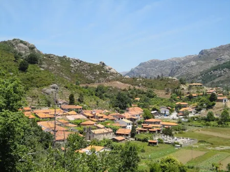 Melodia do Campo - Holiday House in Gerês up to 8 persons Отели в г. Кампу-ду-Жереш