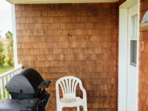 Unit 3 - Bay view cottage, near coffee shops, restaurants and beach Hotels in Kings County